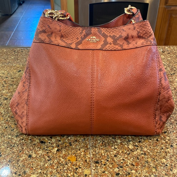 SALE~~***PRICE DROP***  EUC COACH BAG - Picture 1 of 11